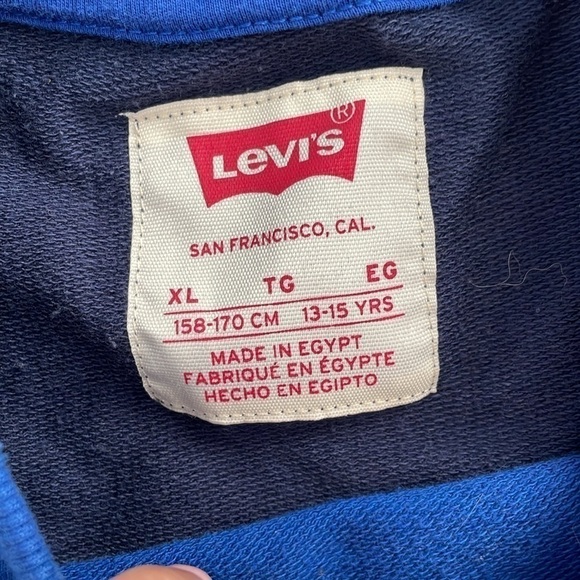 Levi’s Pullover Sweatshirt - Picture 3 of 8